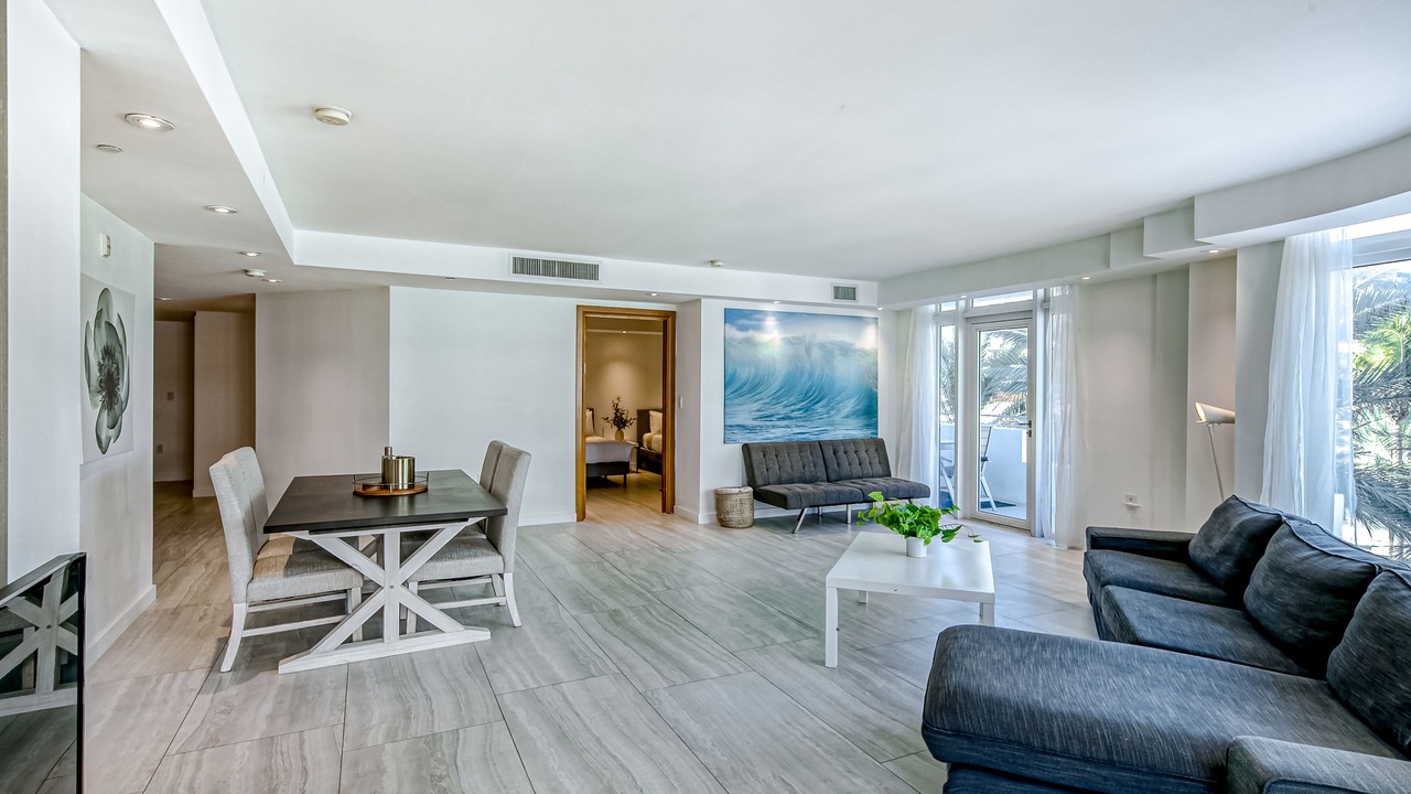 Photo of Livingroom in South Pointe