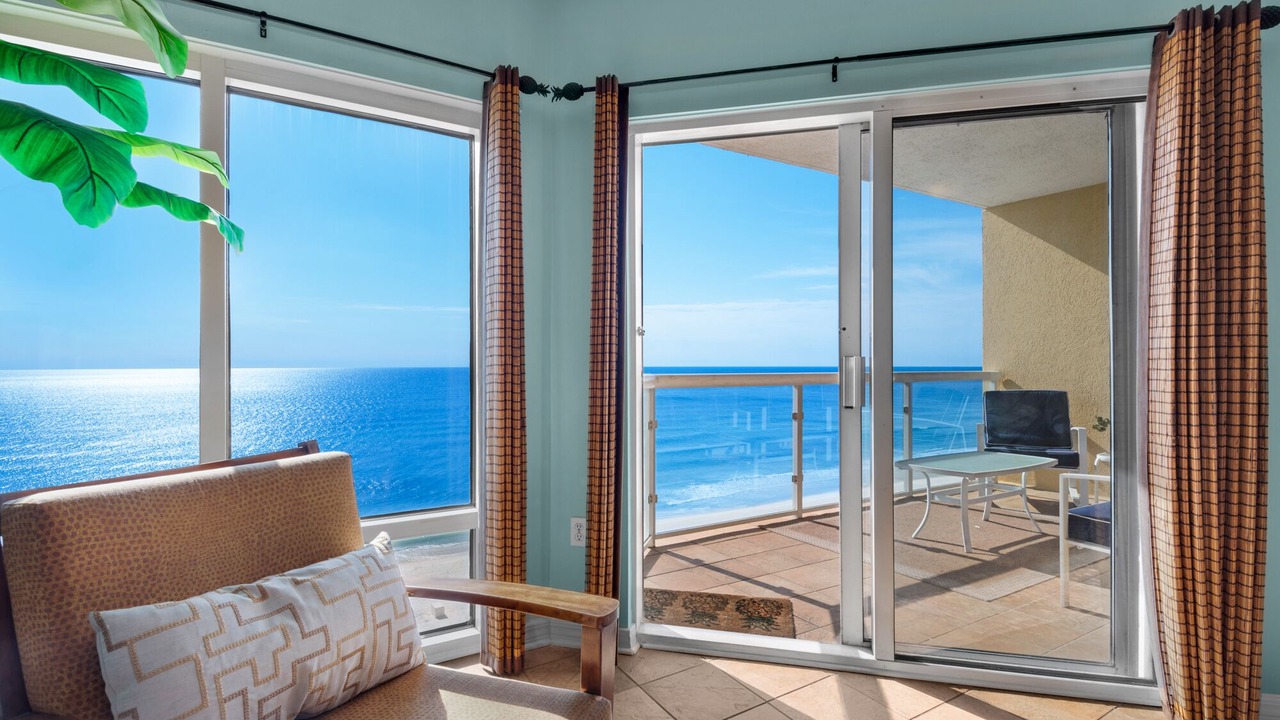 Photo of Livingroom in Pensacola Beach