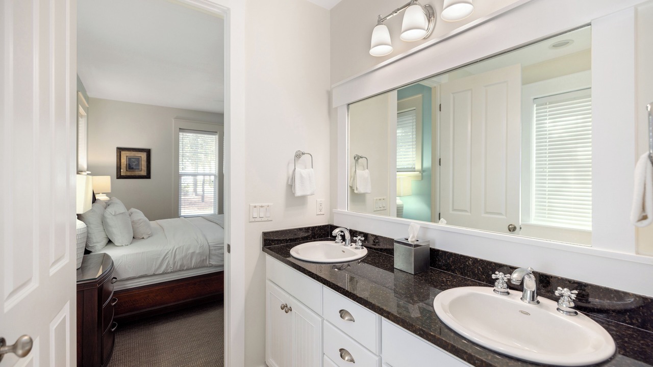 Photo of Bathroom in Laurel Grove