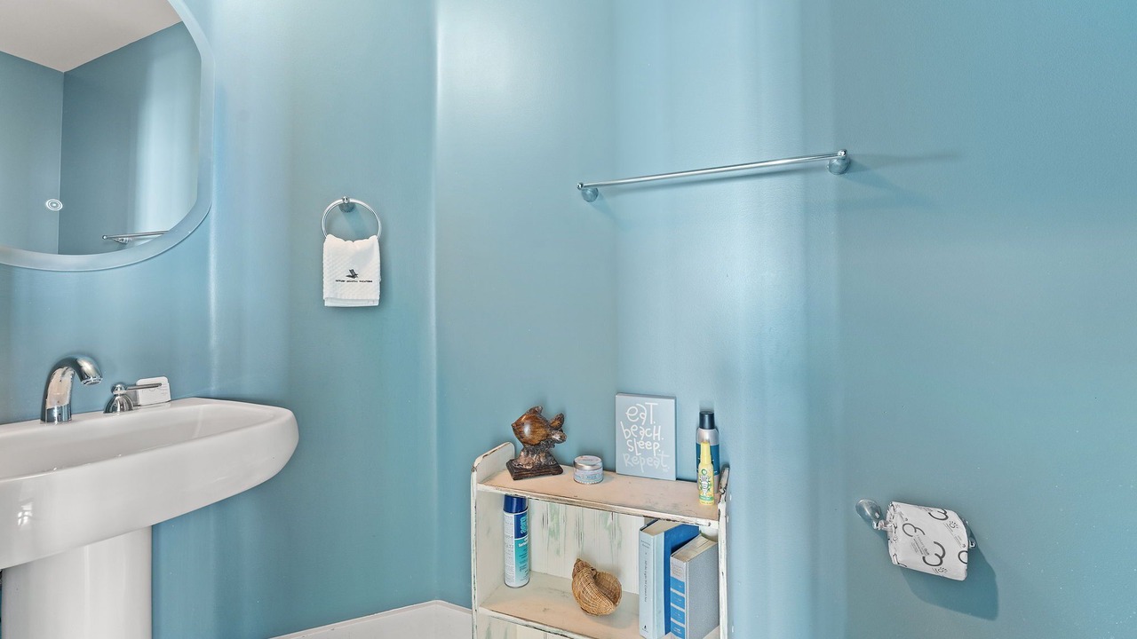 Photo of Bathroom in Orange Beach East