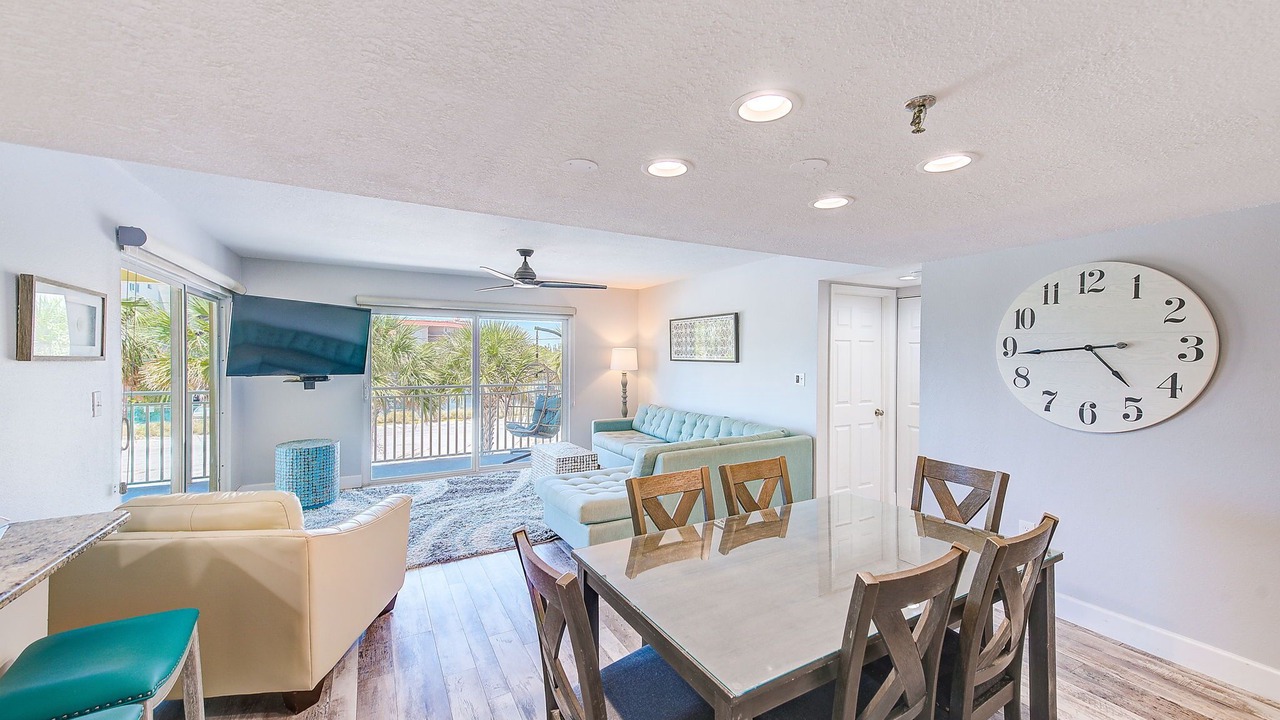 Photo of Livingroom in North Redington Beach
