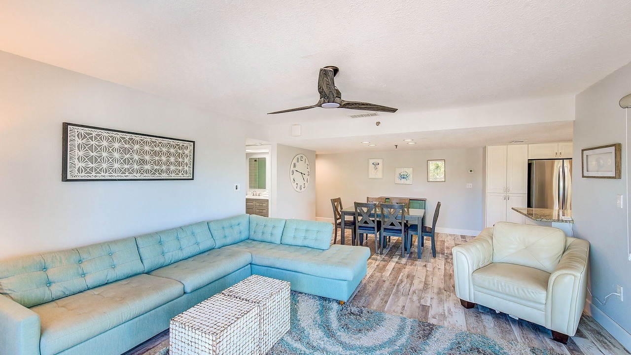 Photo of Livingroom in North Redington Beach