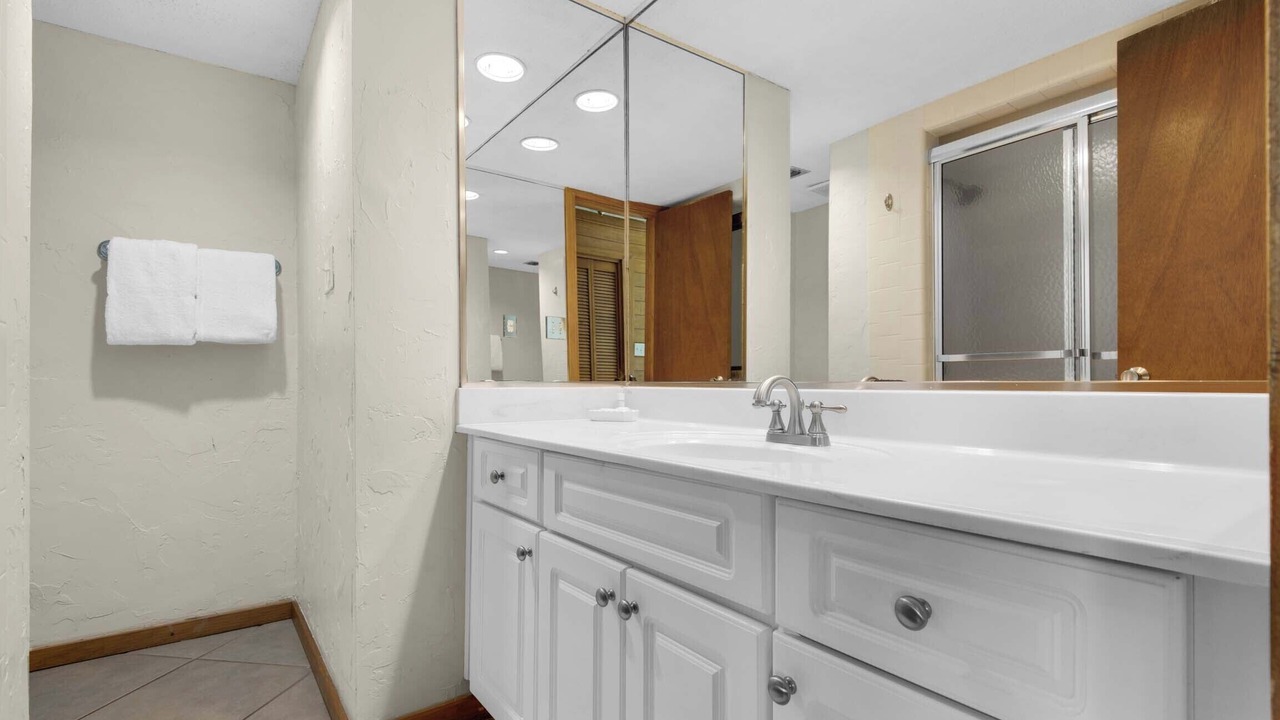 Photo of Bathroom in Holiday Isle