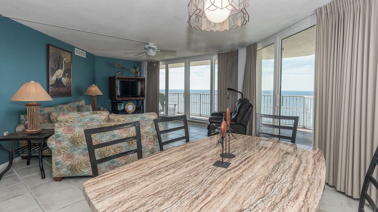 Photo of Livingroom in Thomas Drive