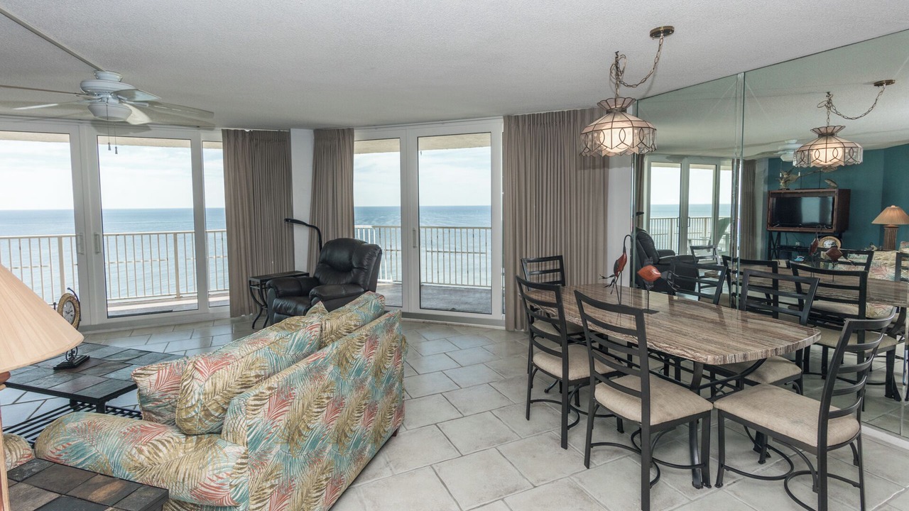 Photo of Livingroom in Thomas Drive