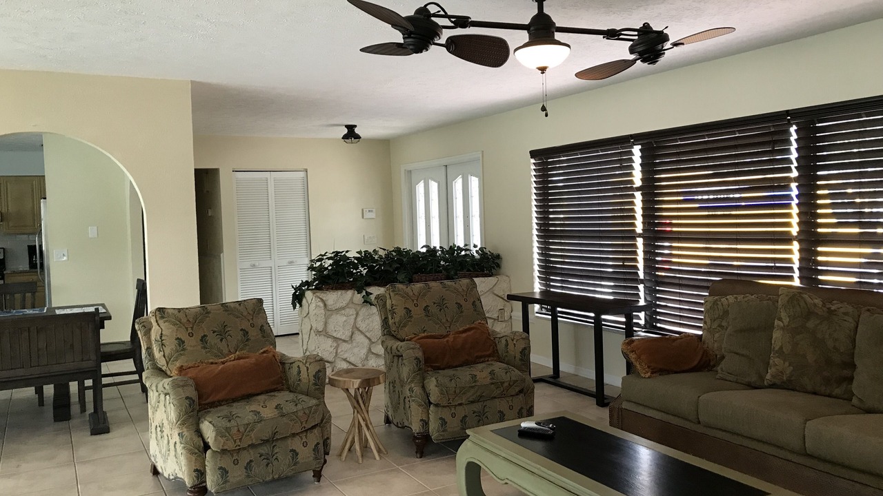 Photo of Livingroom in River Park