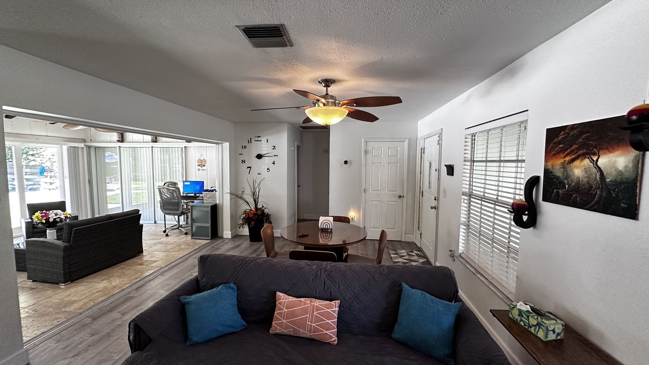 Photo of Livingroom in LaBelle