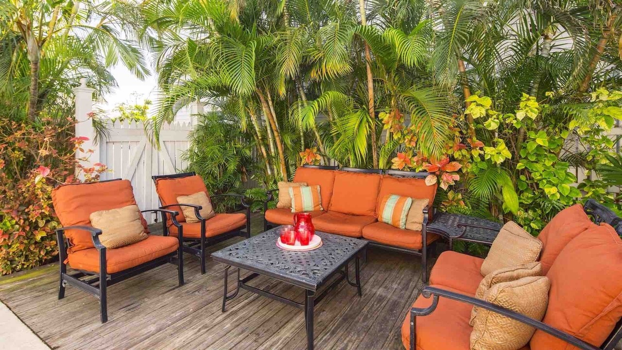 Photo of Outdoor in Uptown - Upper Duval