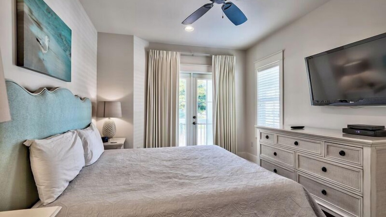 Photo of Bathroom in Crystal Shores