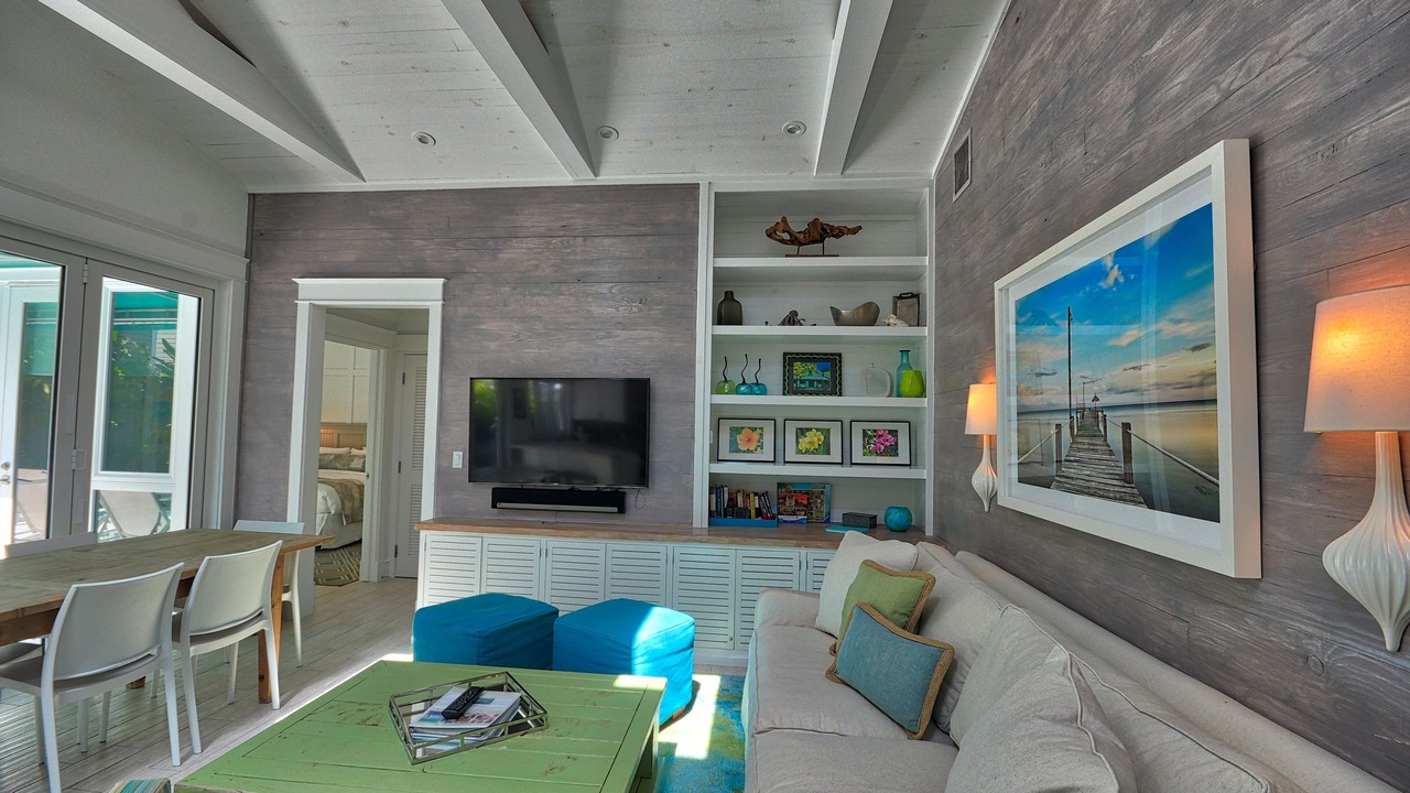 Photo of Livingroom in Uptown - Upper Duval