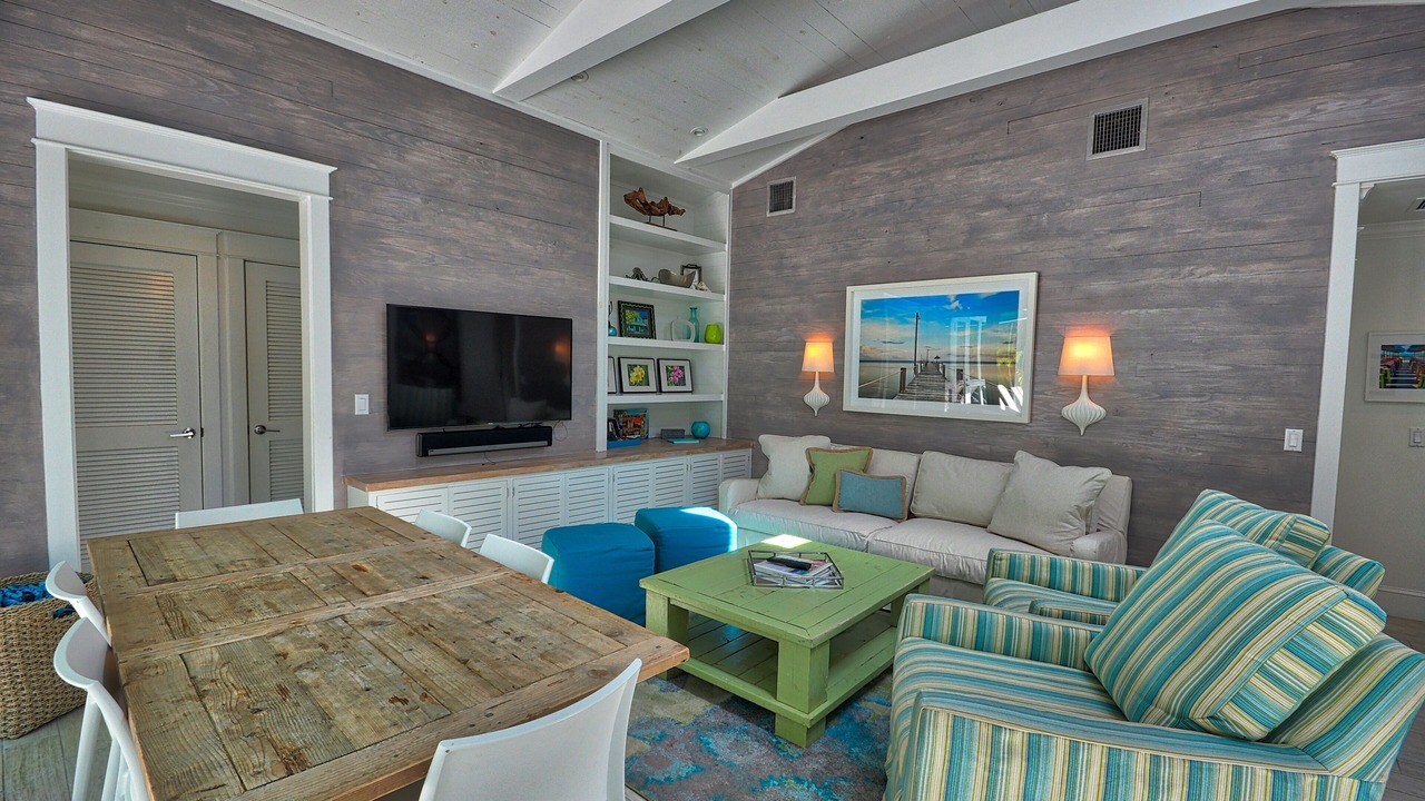 Photo of Bedroom in Uptown - Upper Duval