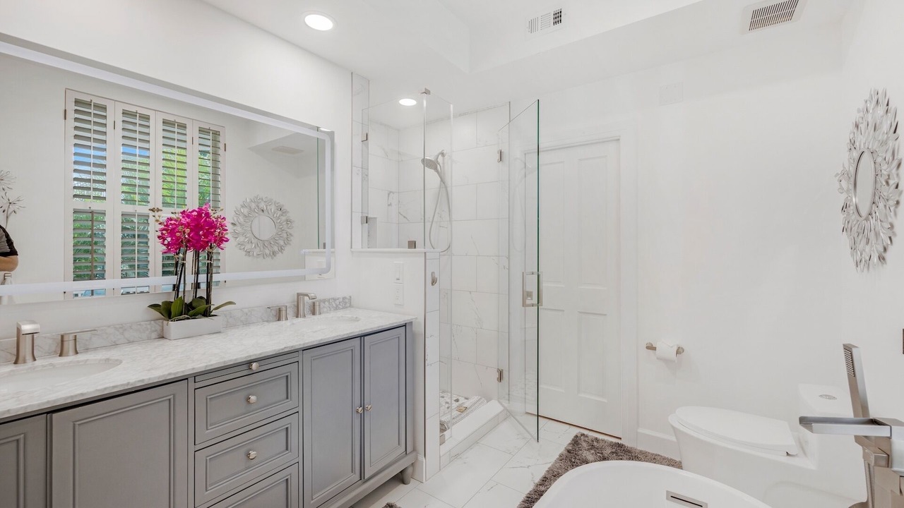 Photo of Bathroom in Truman Annex