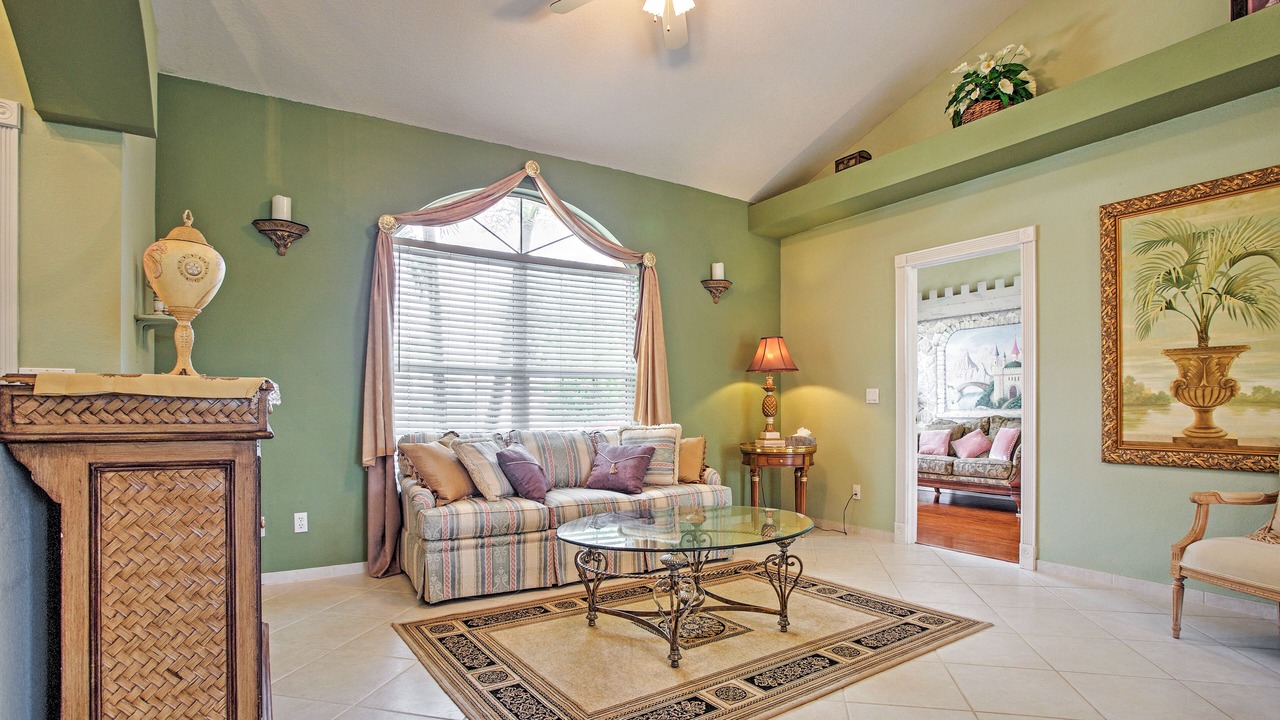 Photo of Bedroom in Crown Pointe