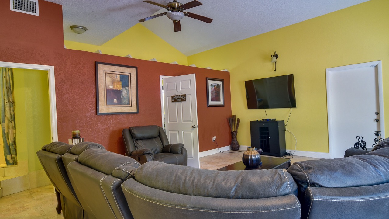 Photo of Livingroom in Pinellas Point