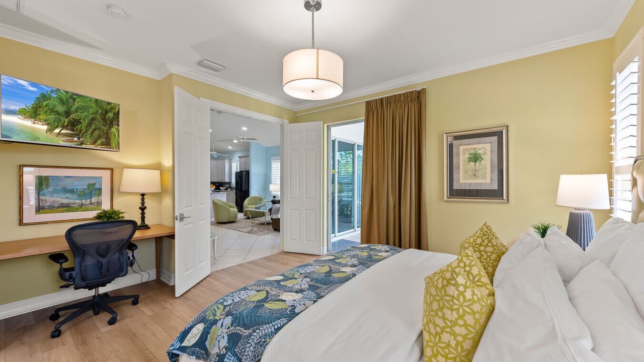 Photo of Bedroom in Naples Park