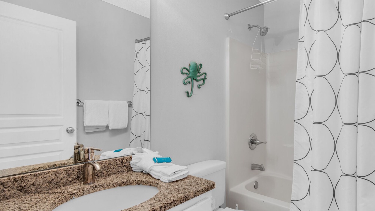 Photo of Bathroom in Avalon Beach Estates