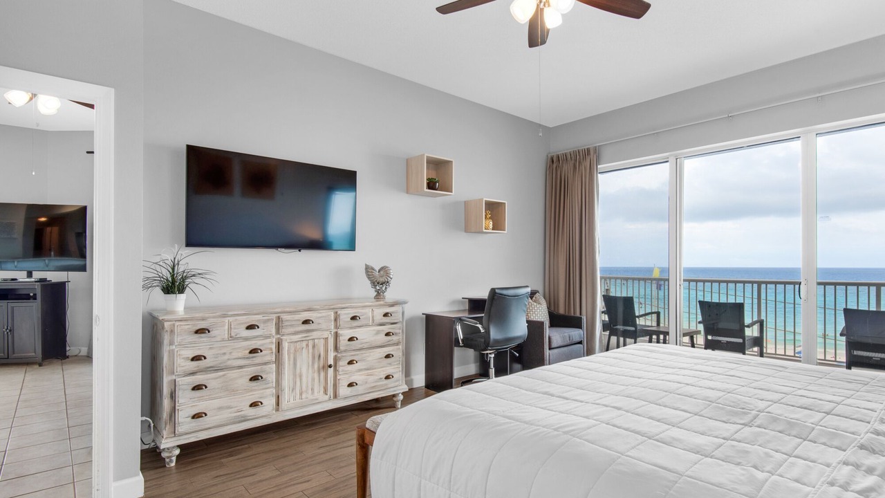 Photo of Patio Balcony in Avalon Beach Estates