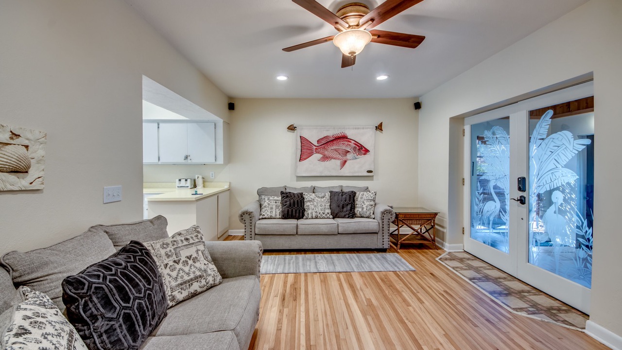 Photo of Livingroom in Laguna Shores