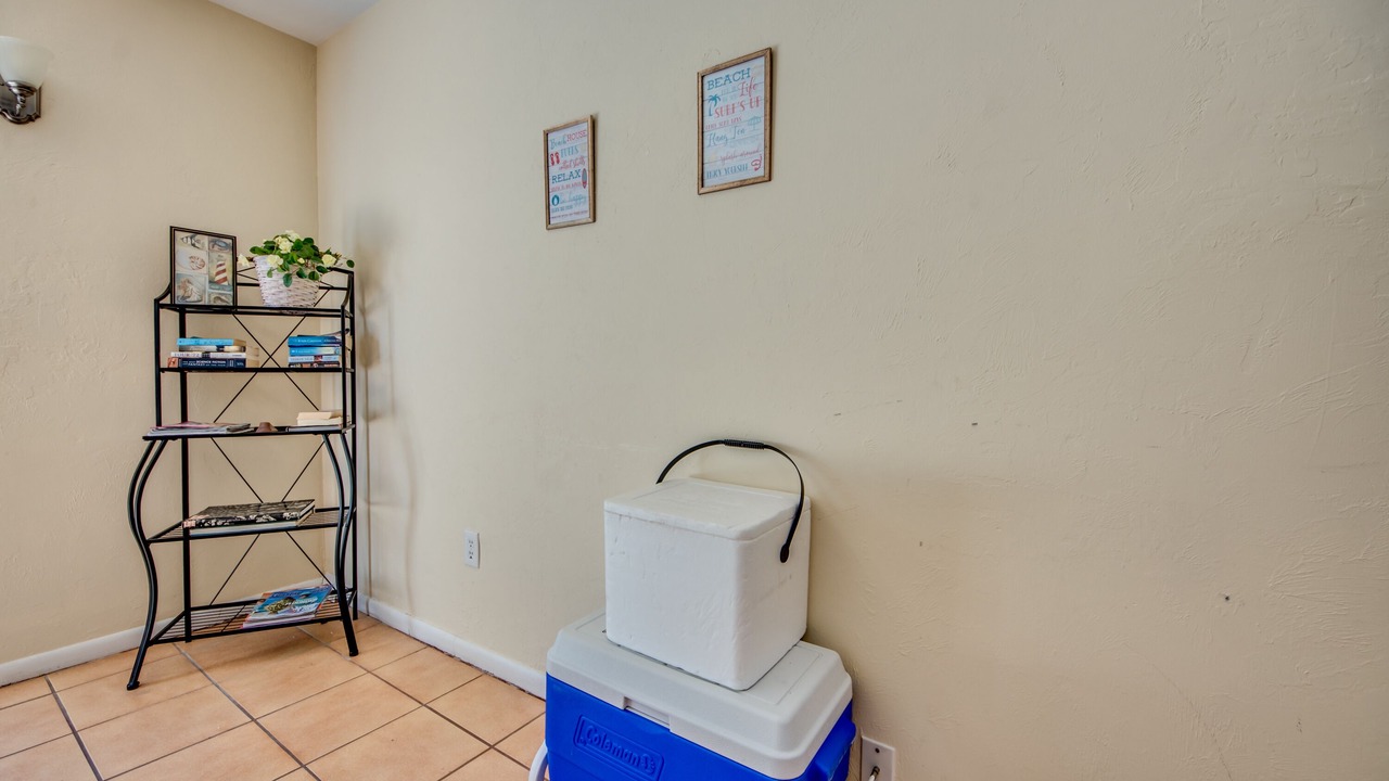Photo of Livingroom in Laguna Shores
