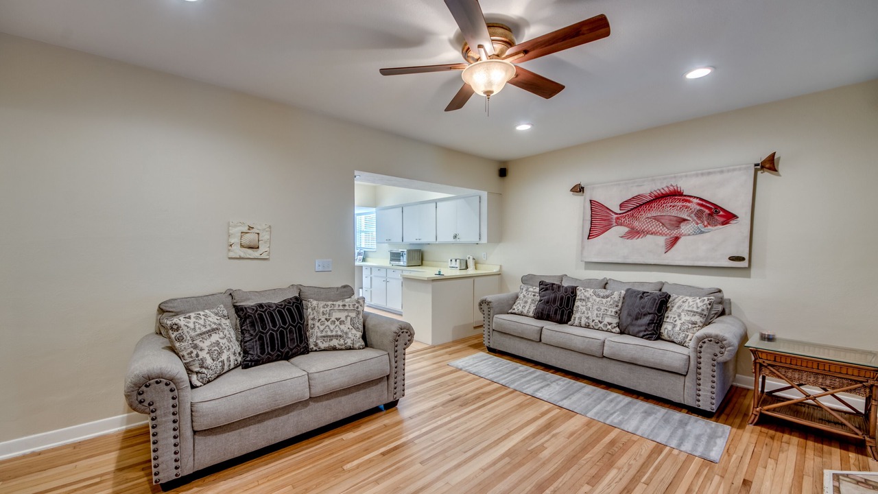 Photo of Livingroom in Laguna Shores