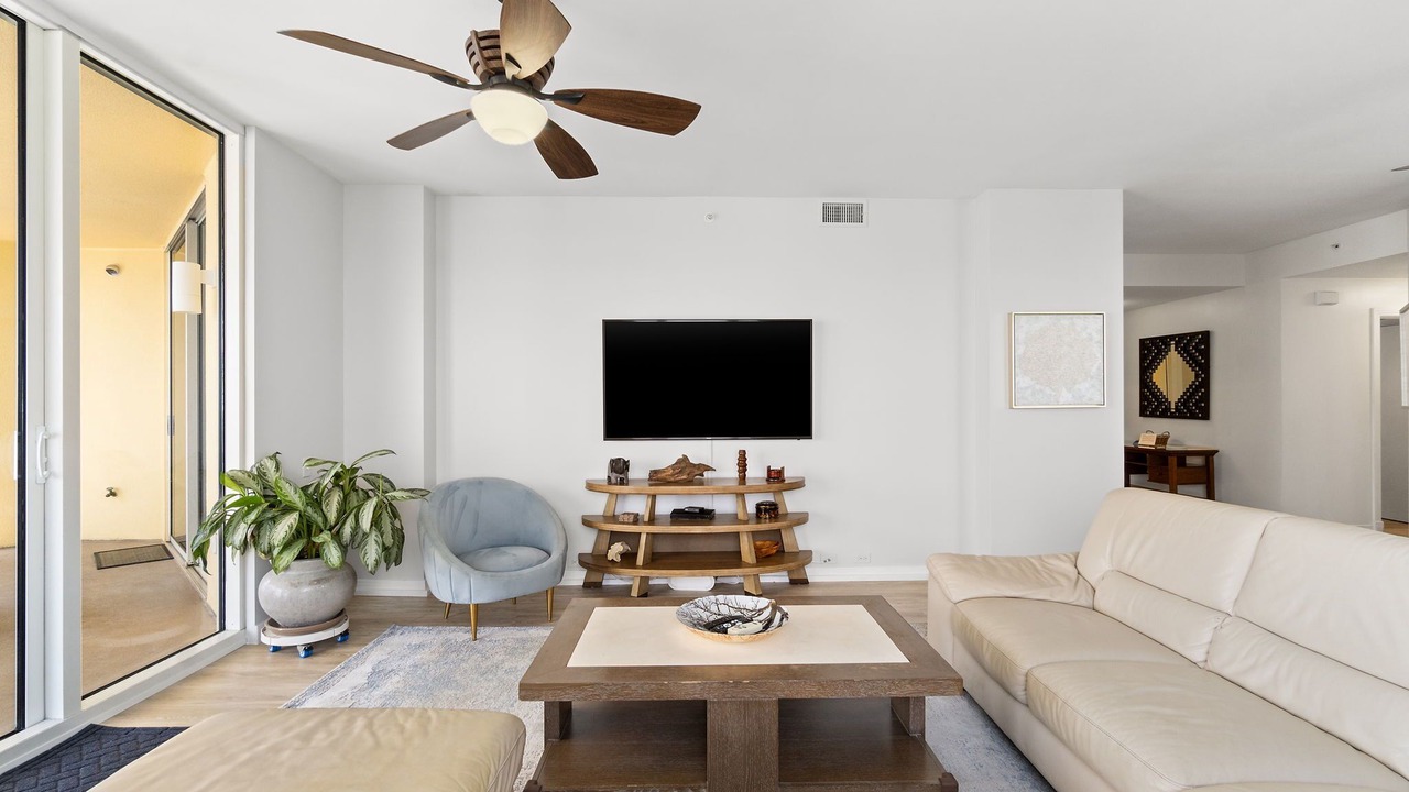 Photo of Livingroom in Ono Island