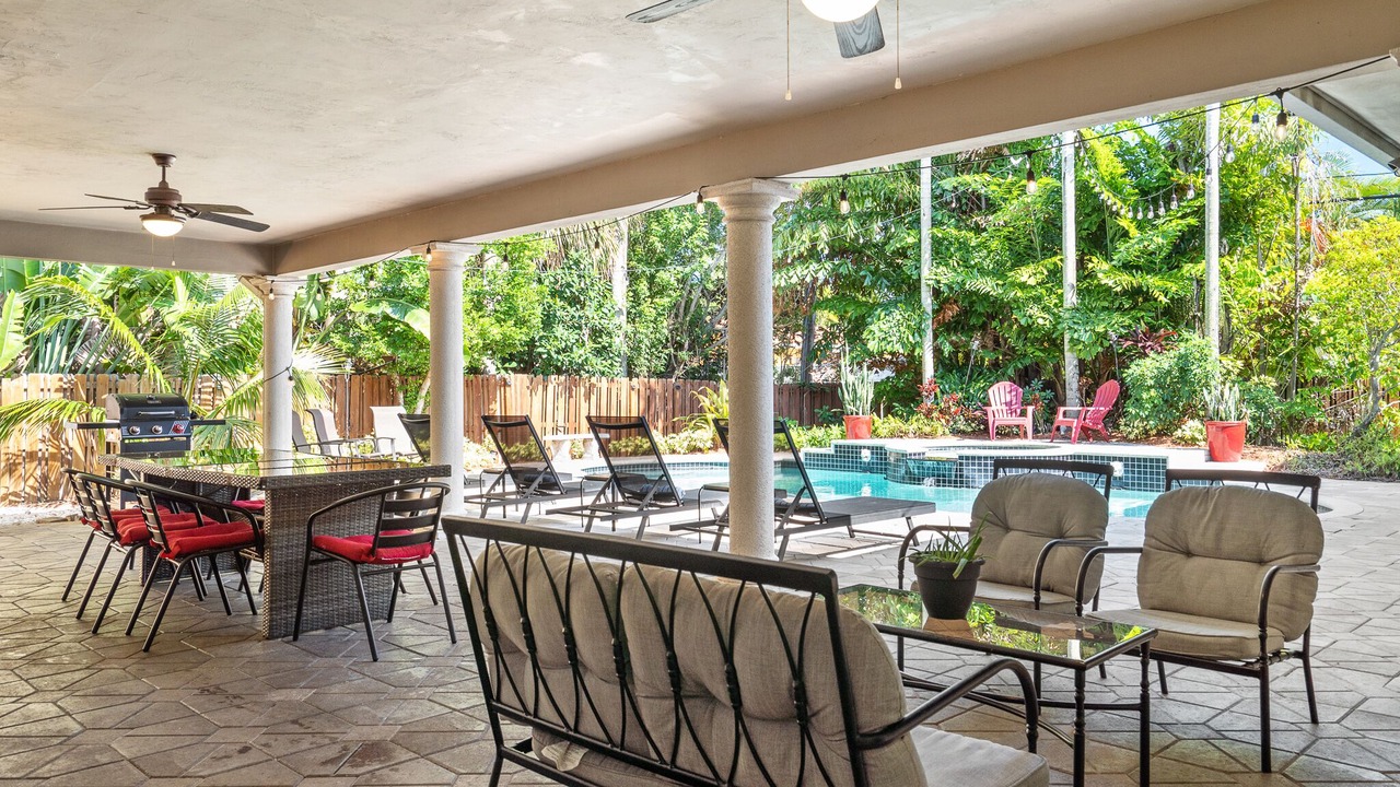 Photo of Outdoor in Hollywood Lakes