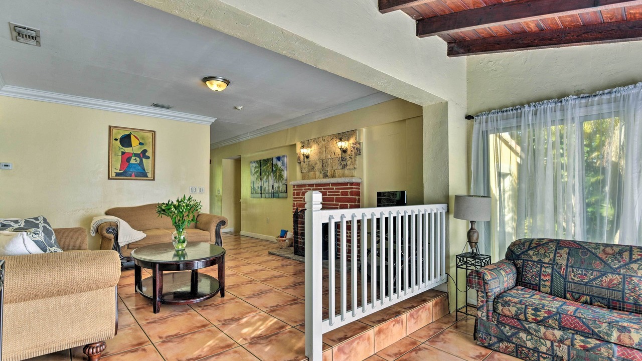 Photo of Livingroom in Miami Springs