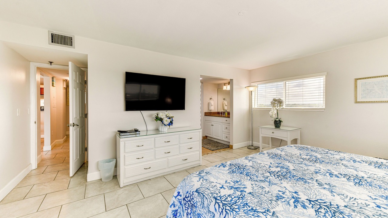 Photo of Bedroom in Redington Shores