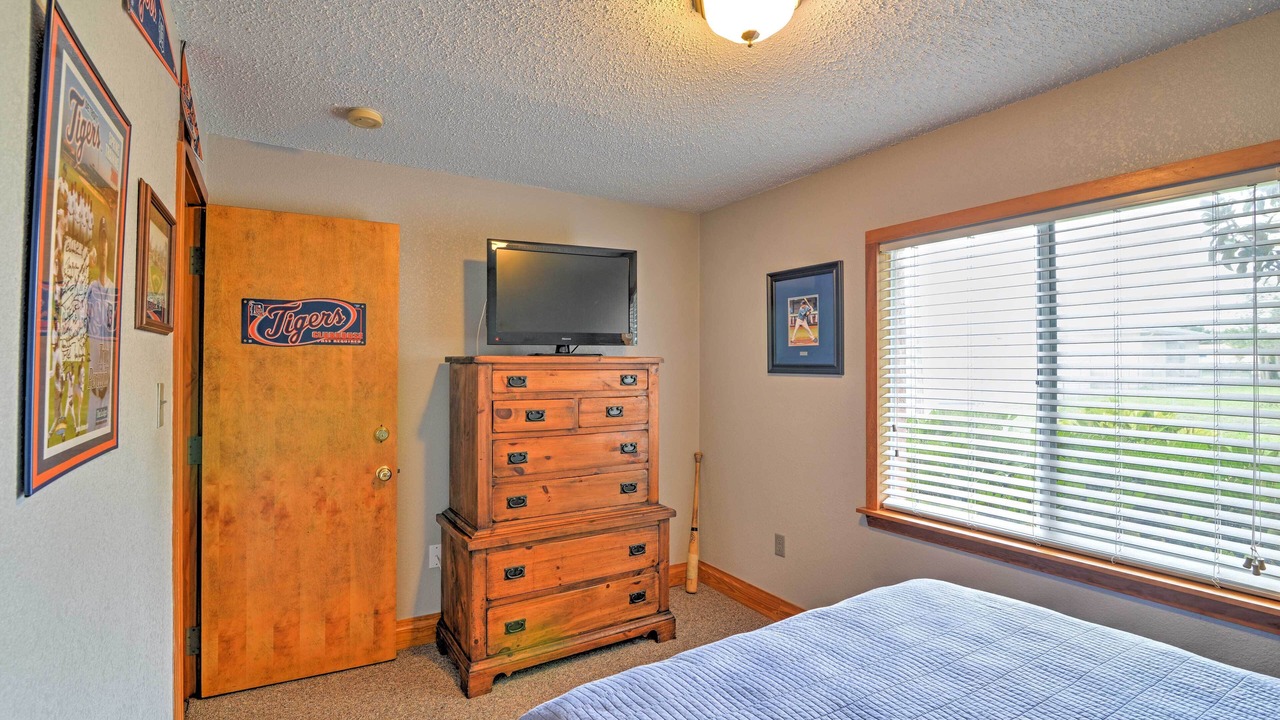 Photo of Bedroom in Swannanoa
