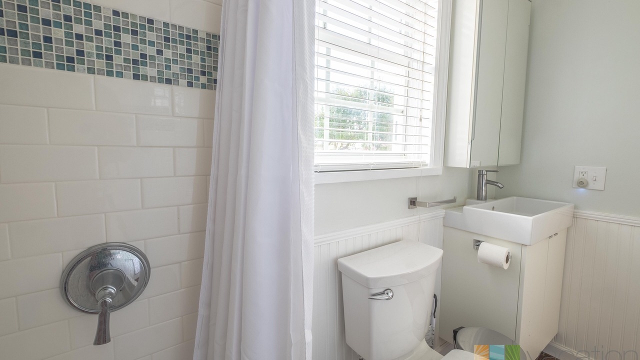 Photo of Bathroom in Del-Ida Park Historic District