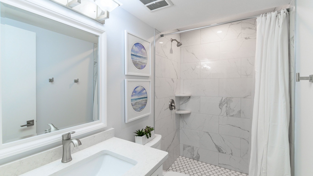 Photo of Bathroom in Avon By The Sea