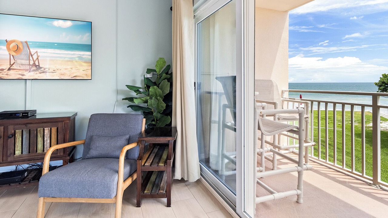 Photo of Livingroom in Satellite Beach