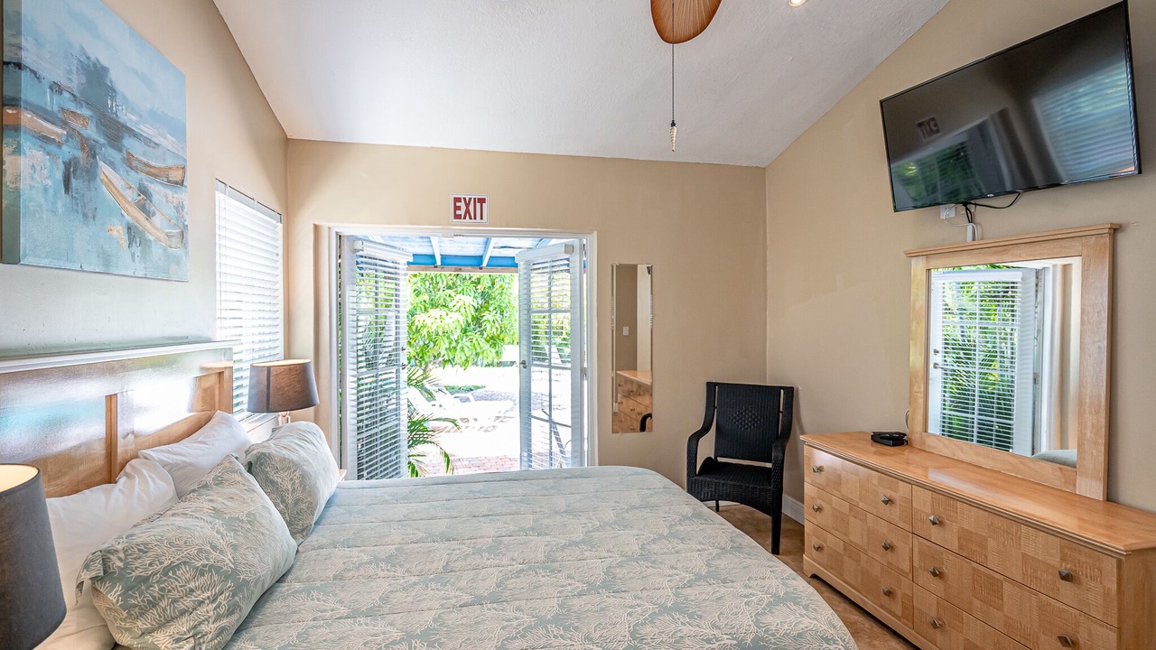 Photo of Bedroom in Downtown Hollywood