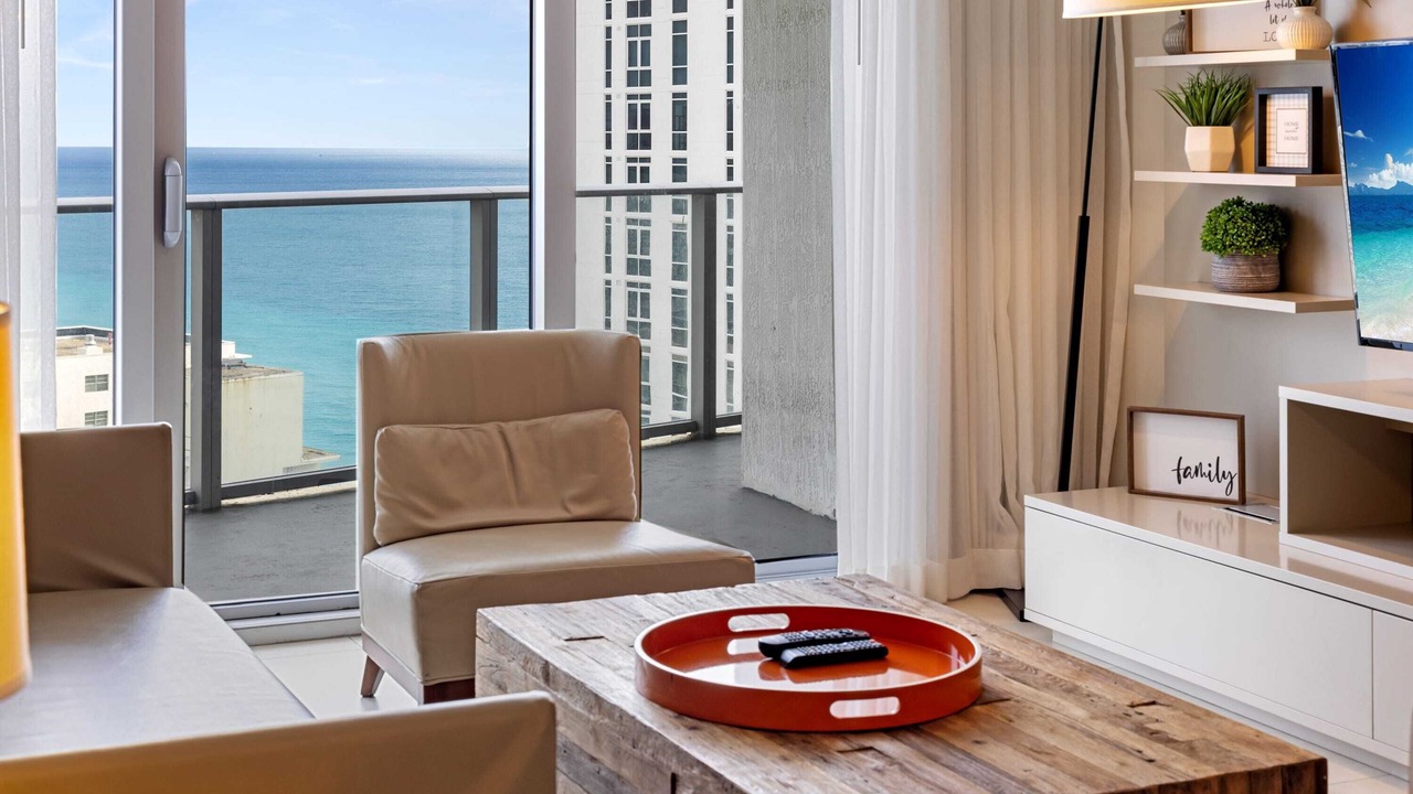 Photo of Livingroom in Hollywood South Central Beach
