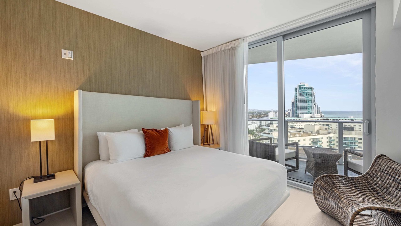 Photo of Bedroom in Hollywood South Central Beach