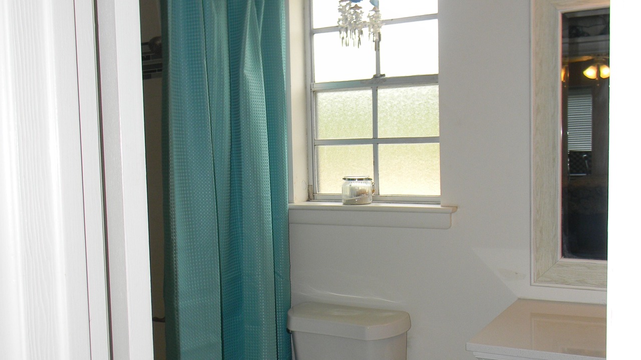 Photo of Bathroom in Dauphin Island