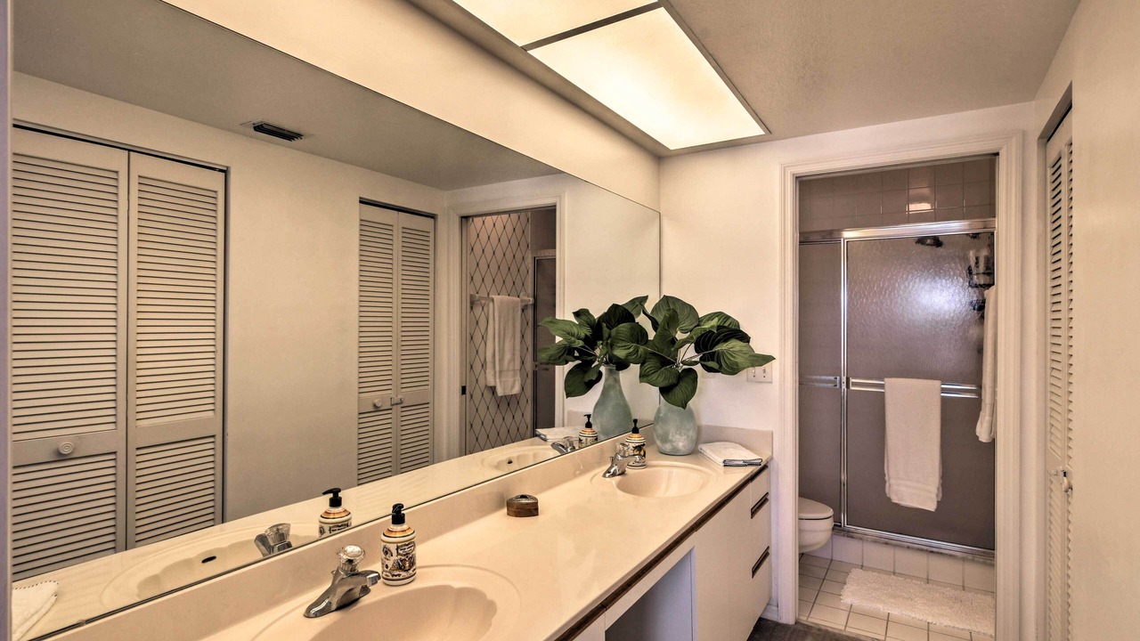 Photo of Bathroom in Pelican Bay
