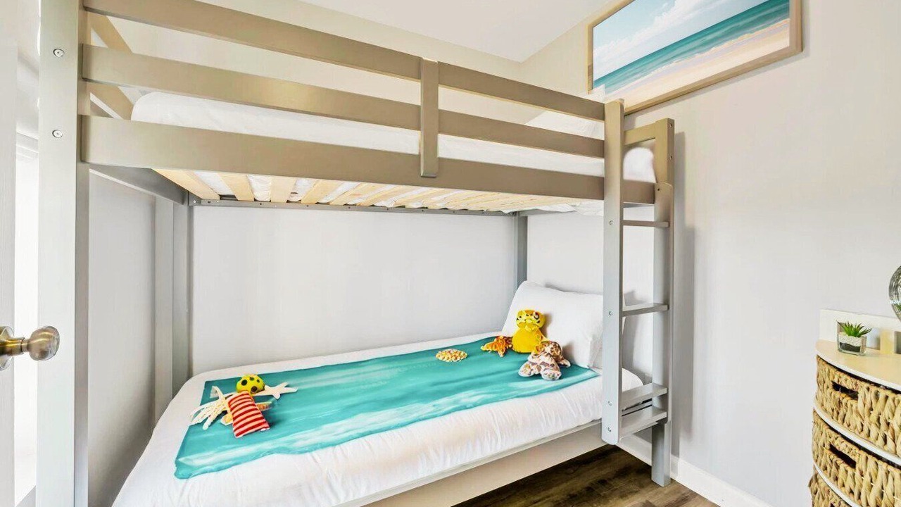 Photo of Bedroom in Miramar Beach
