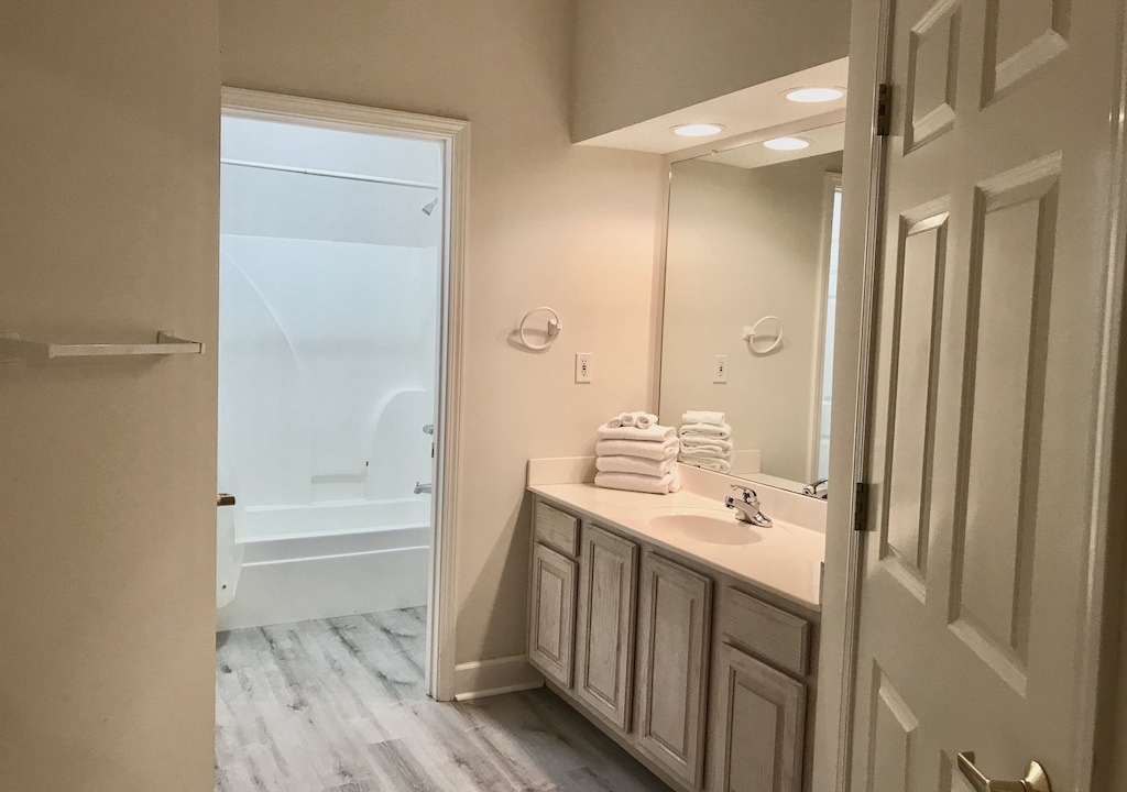 Photo of Bathroom in Orange Beach East