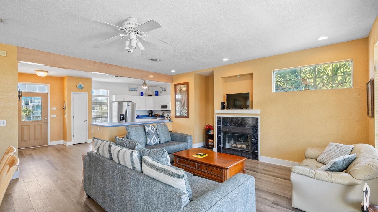 Photo of Livingroom in Lafitte Cove