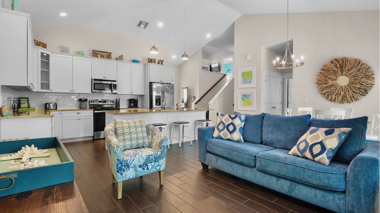Photo of Livingroom in Holmes Beach