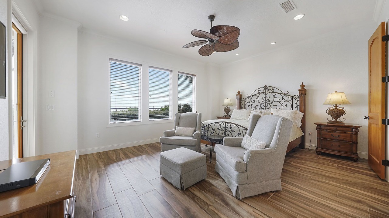 Photo of Bedroom in Miramar Beach