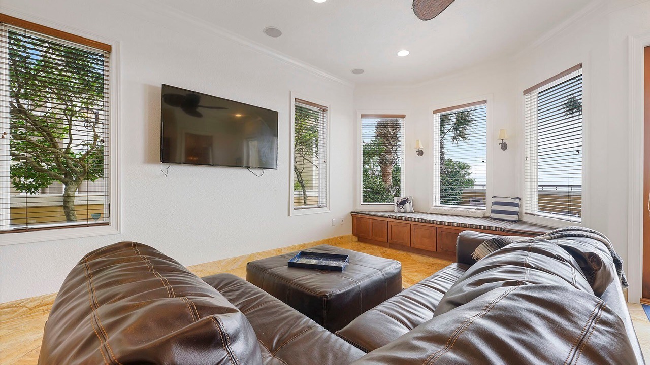 Photo of Livingroom in Miramar Beach