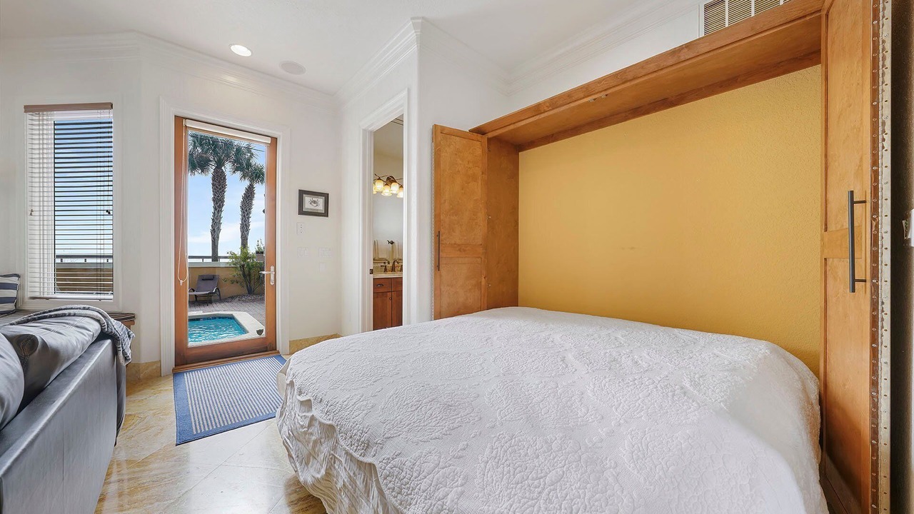 Photo of Bedroom in Miramar Beach