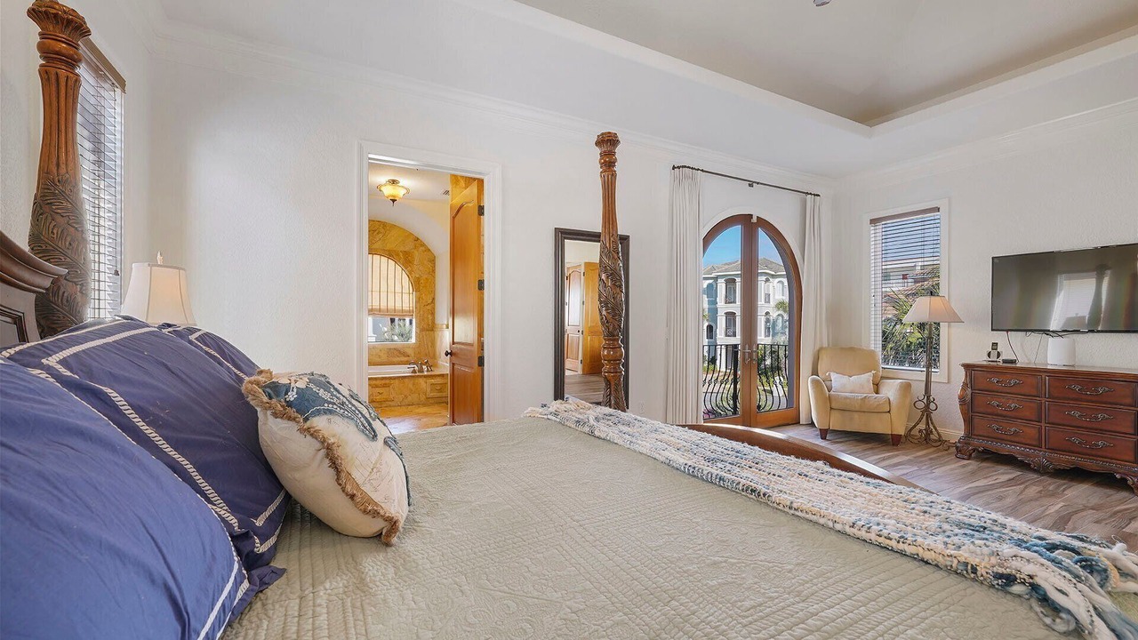 Photo of Bedroom in Miramar Beach