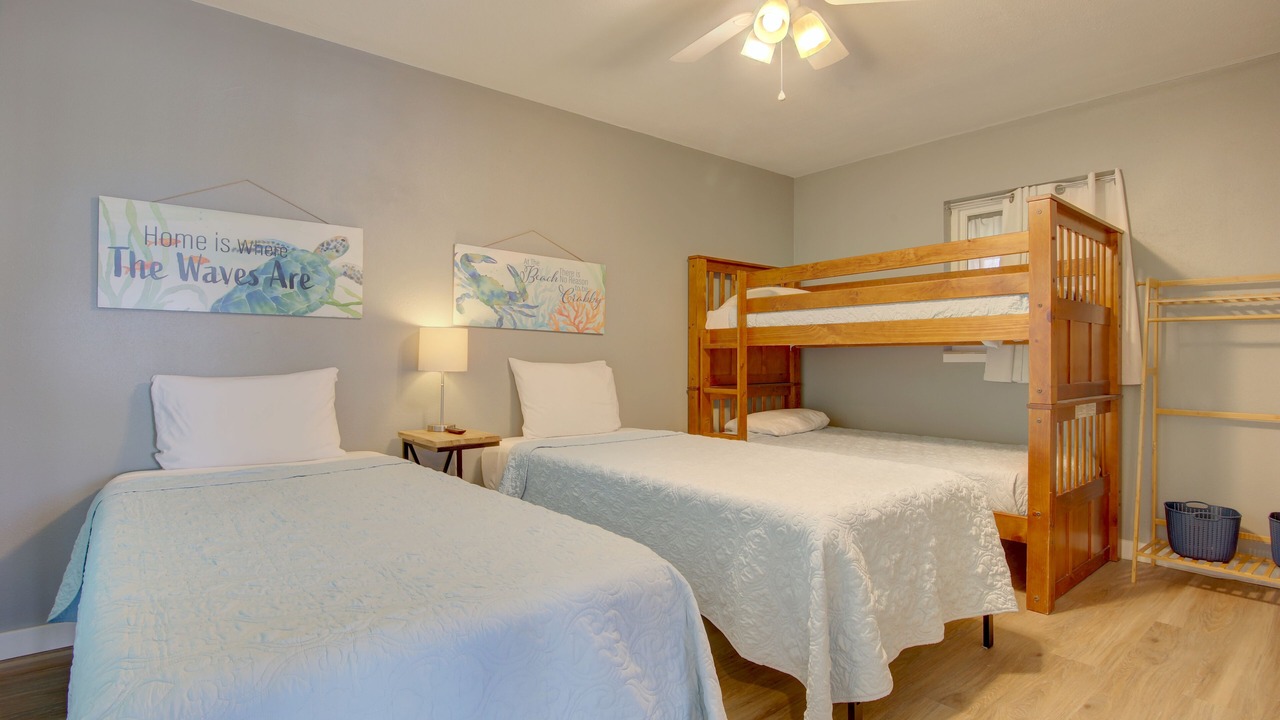 Photo of Bedroom in Yacht Club