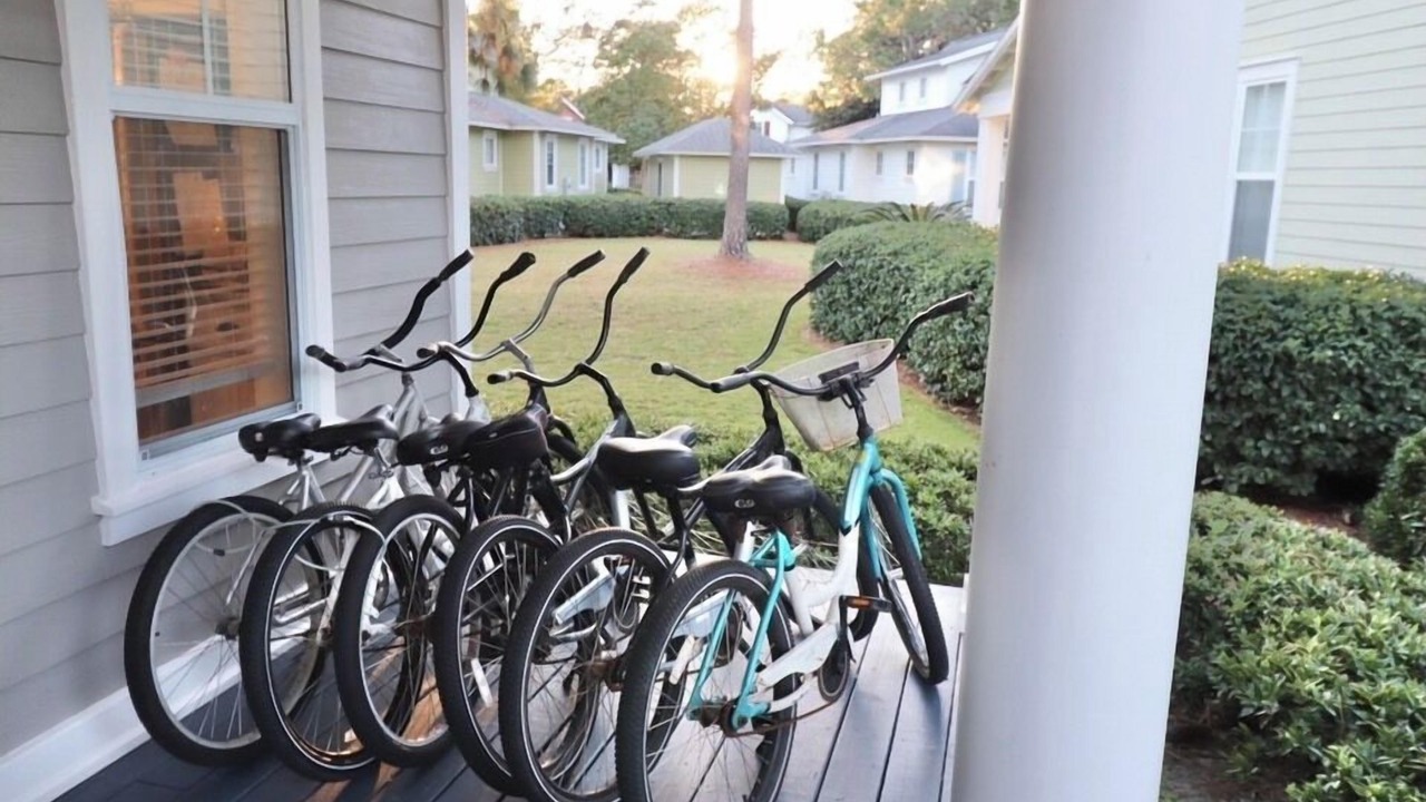 Photo of Others in Laurel Grove