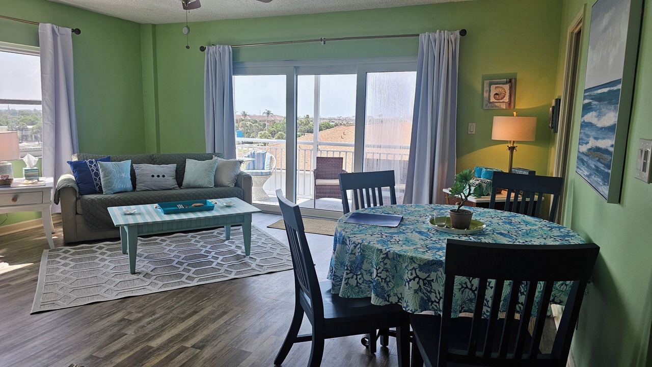 Photo of Livingroom in South Patrick Shores