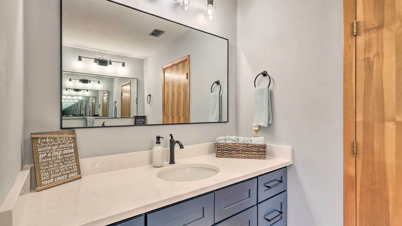Photo of Bathroom in Earleton
