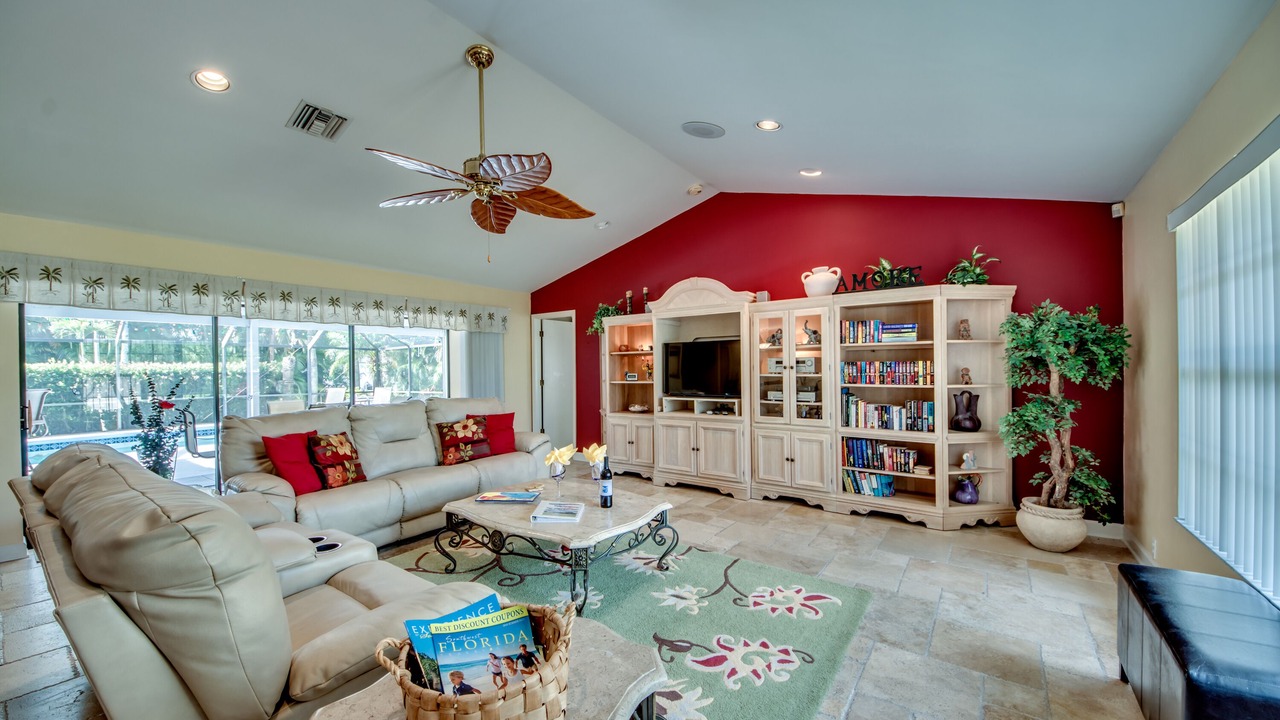 Photo of Livingroom in Bonita Shores